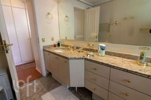Image 14 - 876694