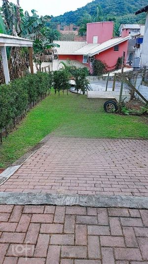 Image 16 - 876695