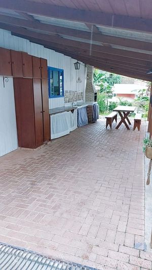 Image 13 - 876695