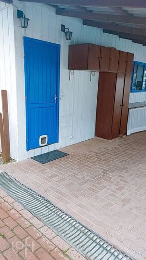 Image 14 - 876695