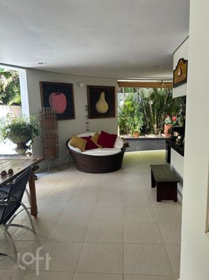 Image 11 - 876700