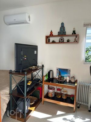 Image 31 - 876700