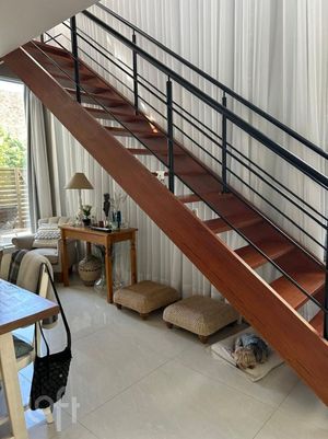 Image 16 - 876700