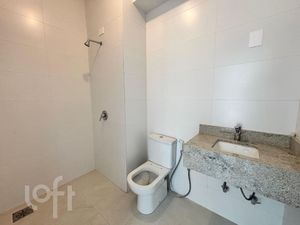 Image 8 - 876710