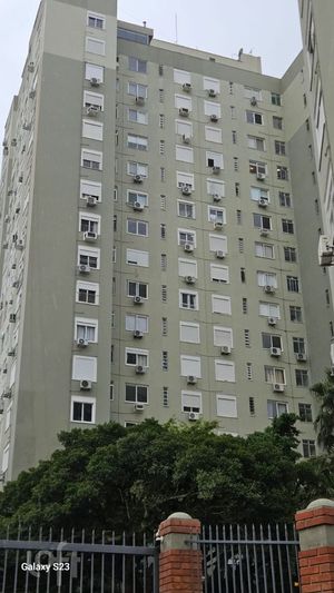 Image 19 - 876713