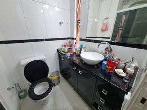Image 15 - 876716