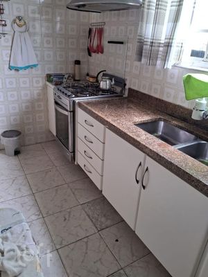 Image 4 - 876721