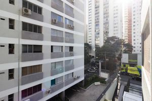 Image 15 - 876724
