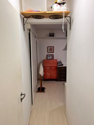 Image 19 - 876724