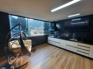 Image 5 - 876736
