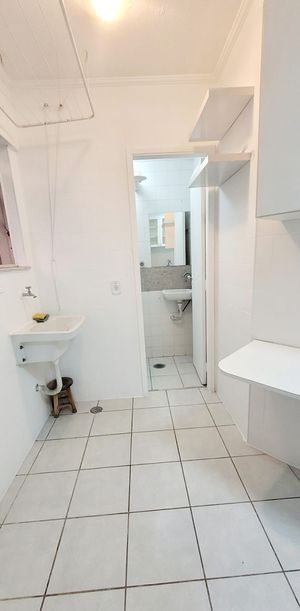 Image 10 - 876773