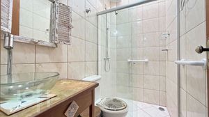 Image 19 - 876778