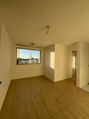 Image 9 - 876786