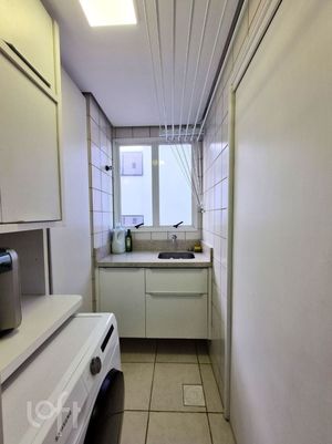 Image 5 - 876787