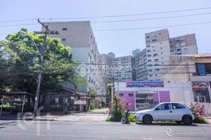 Image 7 - 876792