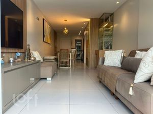 Image 4 - 876826