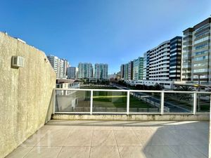 Image 10 - 876826