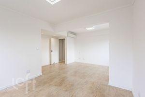 Image 19 - 876842