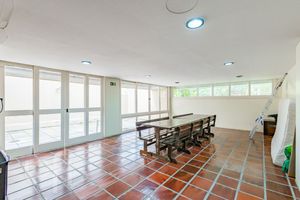 Image 29 - 876842