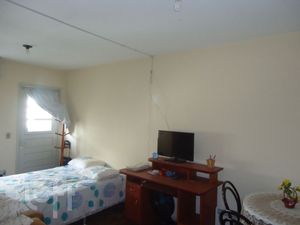 Image 11 - 876852
