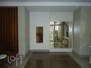 Image 1 - 876852