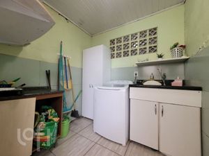 Image 21 - 876855