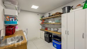 Image 17 - 876860