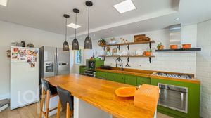 Image 15 - 876860