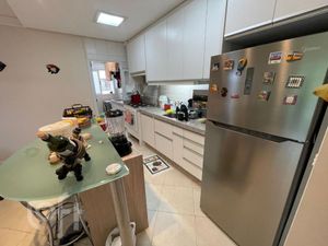 Image 6 - 876861