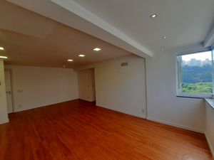 Image 5 - 876868