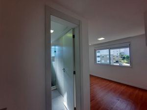 Image 7 - 876868