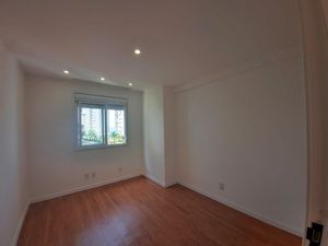 Image 10 - 876868
