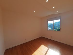 Image 11 - 876868