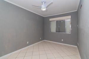 Image 7 - 876884