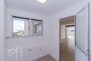 Image 37 - 876886