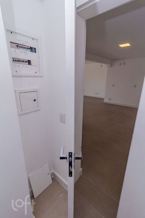Image 34 - 876886