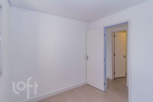 Image 11 - 876886