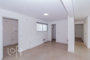 Image 30 - 876886