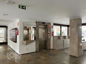 Image 37 - 876888