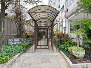 Image 30 - 876888