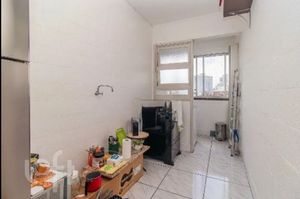 Image 11 - 876888
