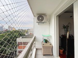 Image 9 - 876888