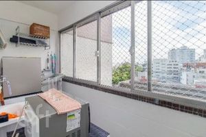 Image 10 - 876888