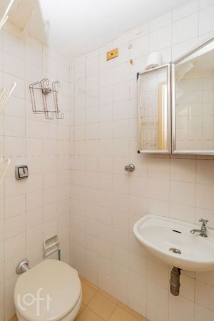 Image 32 - 876894