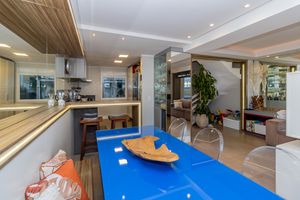 Image 7 - 876895