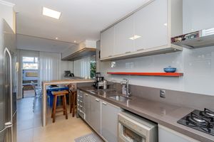 Image 39 - 876895