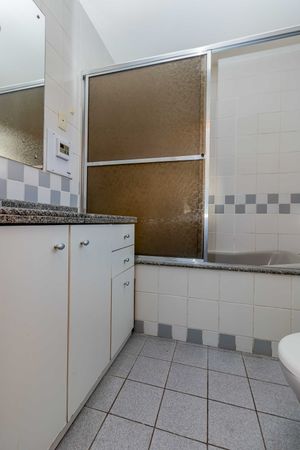 Image 35 - 876898