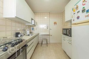 Image 17 - 876903