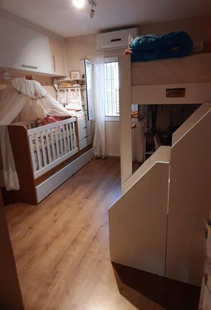 Image 17 - 876916