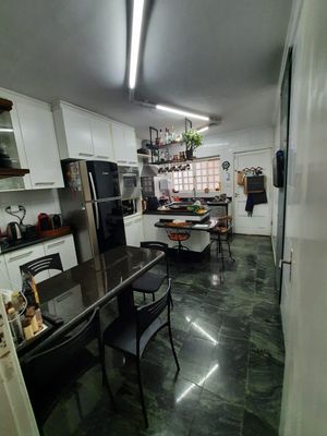 Image 5 - 876916